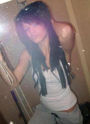 Chat with Evelyn (20) in West Virginia | Casual Dating Profile