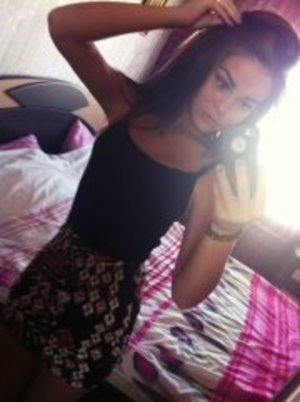 Local Florida Profile: Hanna (20) | Older Men Welcome