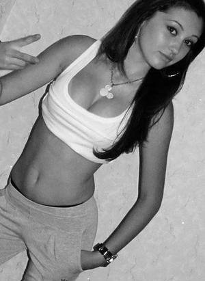 Lauryn (19) in North Carolina | Casual Dating with Older Men