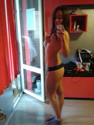 Adult dating profile photo of Geneva (28) in Wapakoneta, OH