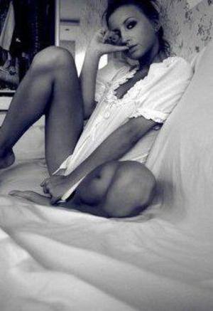 Kasey (23) in Kansas | Friends with Benefits