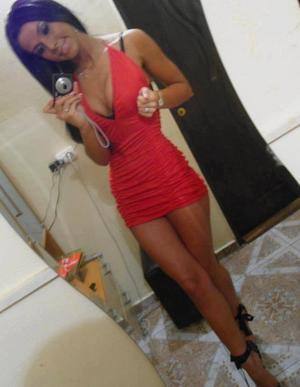 Cecilia (20) from Rockford, IL profile image