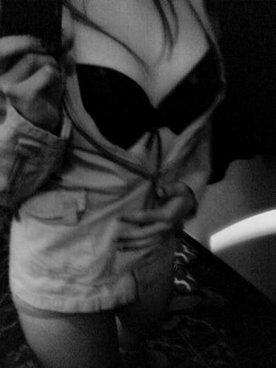 Lena (25) in California | Friends with Benefits