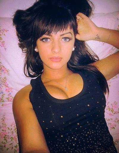 Photo of Geneva (26) from New York, NY dating profile