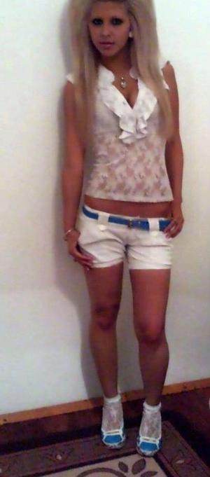 Dating profile image of Mckenzie, age 27, Oregon