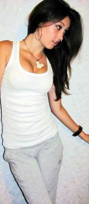 Alayna (25) in California | Friends with Benefits