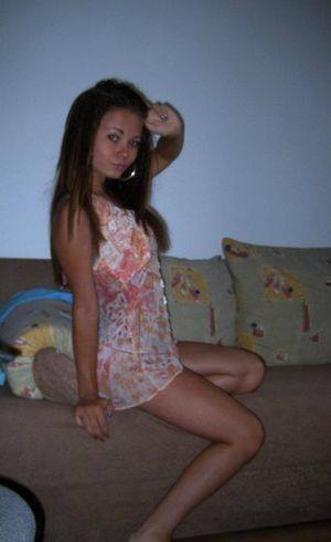 Brittney (27) in Missouri | Friends with Benefits