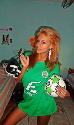 Shelly (20) in Kentucky | Friends with Benefits