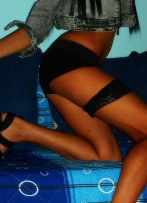 Anahi (29) in Minnesota | Friends with Benefits