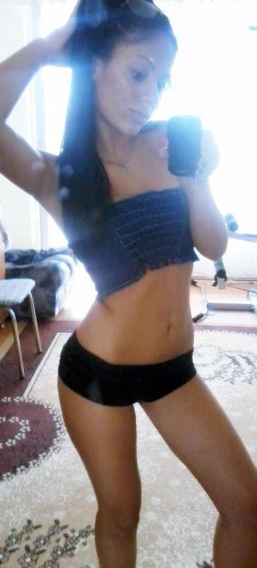 Meet Selina (20) from California | FWB Casual Partner