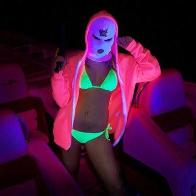 Chat with Amina (28) | Illinois Casual Partners