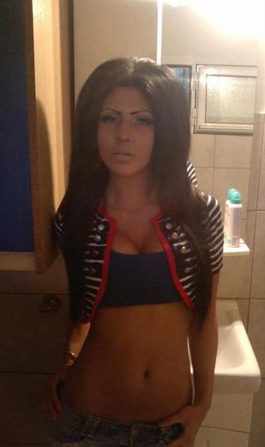 Ivana from New York is looking for adult webcam chat