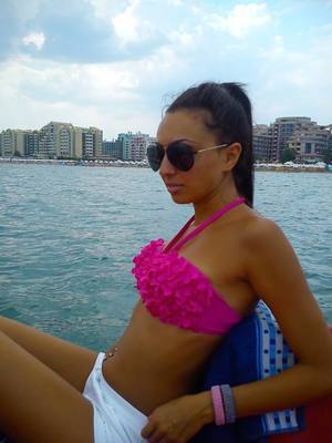 Allyssa is a cheater looking for a guy like you!