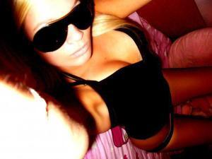Emmy from Iowa is looking for adult webcam chat
