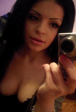 Rosemary from Kansas is looking for adult webcam chat
