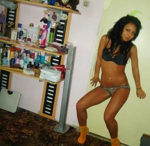 Meet local singles like Libby from New York who want to fuck tonight