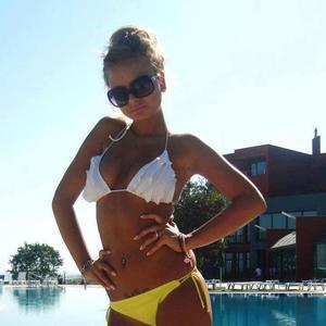 Eva is a cheater looking for a guy like you!
