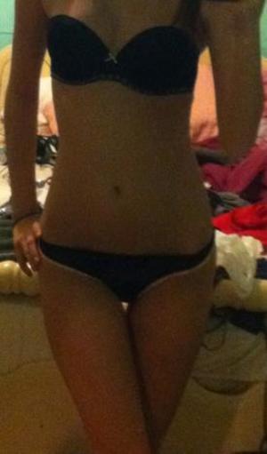 Looking for girls down to fuck? Idella from Jeffersonville, Indiana is your girl