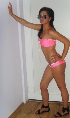 Lindsay from Illinois is looking for adult webcam chat