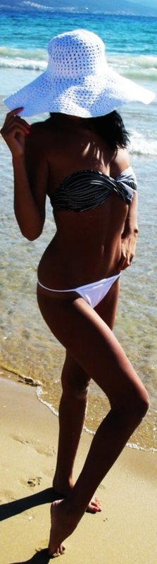 Escorts like Zara are down to fuck you now!