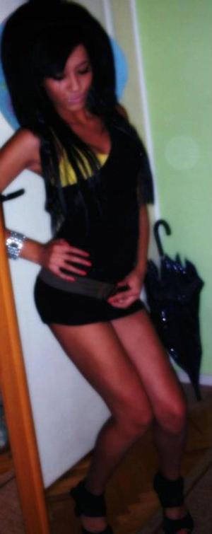 Dayana from Texas is looking for adult webcam chat
