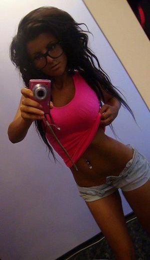 Meet local singles like Robyn from Colorado who want to fuck tonight