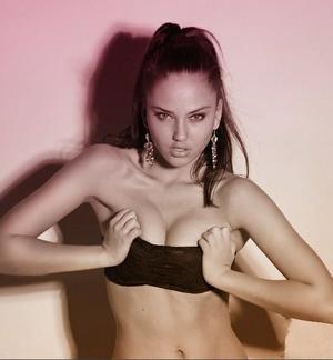 Looking for local cheaters? Take Callie from New York home with you