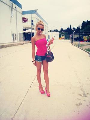 Meet local singles like Selena from Tennessee who want to fuck tonight
