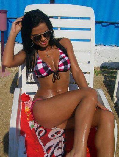 Meet local singles like Aliya from Connecticut who want to fuck tonight