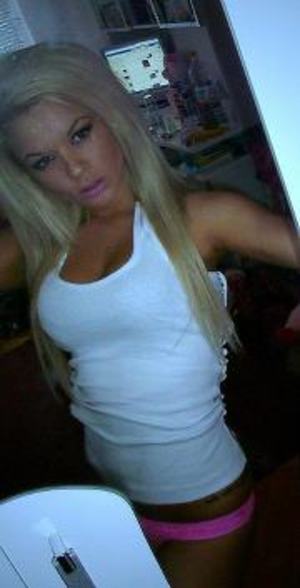 Meet local singles like Azaria from Kansas who want to fuck tonight