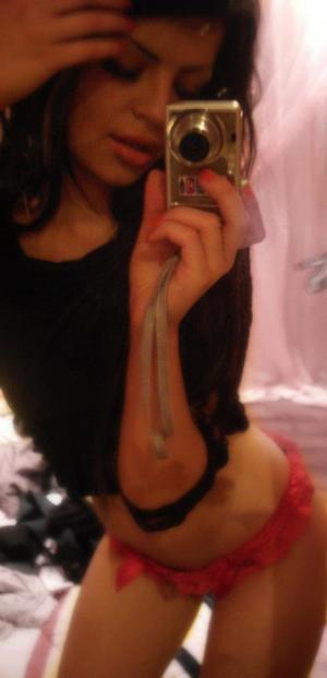 Helen from Quebec is looking for adult webcam chat