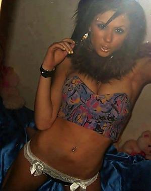 Clotilde from Arizona is looking for adult webcam chat