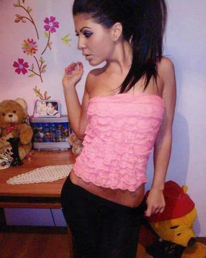 Meet local singles like Farrah from Rhode Island who want to fuck tonight