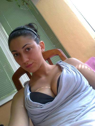 Meet local singles like Tristen from Massachusetts who want to fuck tonight