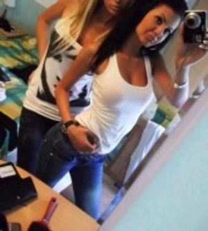 Jazmine from Louisiana is looking for adult webcam chat