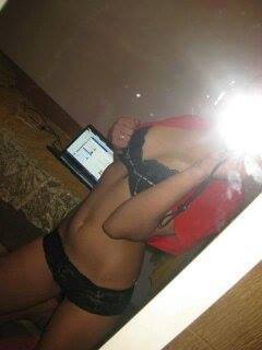 Looking for local cheaters? Take Jaqueline from Manitoba home with you