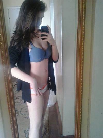 Finding a fuck buddy like Khloe from Washington has never been easier