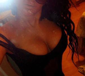 Takisha from Kentucky is looking for adult webcam chat