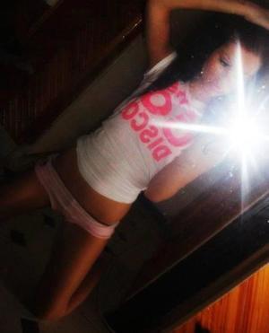 Larissa from Michigan is looking for adult webcam chat