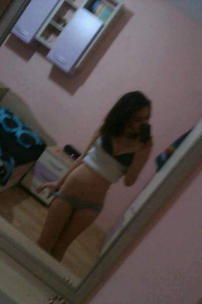 Looking for local cheaters? Take Julia from Virginia home with you