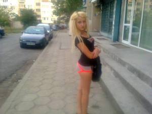 Meet local singles like Adrienne from Texas who want to fuck tonight