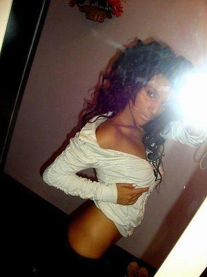 Cloe from Massachusetts is looking for adult webcam chat