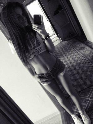 Carole from Cumberland Hill, Rhode Island is looking for adult webcam chat