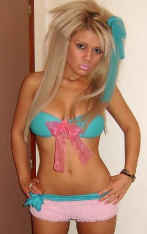 Looking for local cheaters? Take Victoria from Indiana home with you