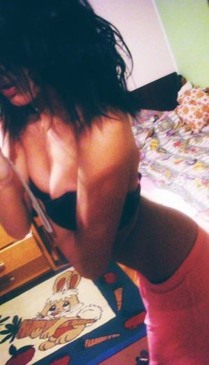 Estrella is a cheater looking for a guy like you!