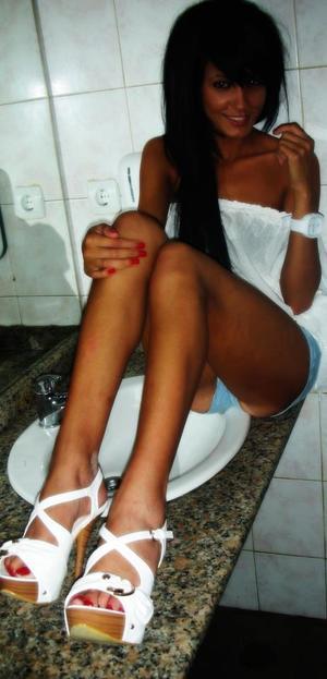 Isabel from Missouri is looking for adult webcam chat