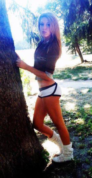 Adrianna from Louisiana is looking for adult webcam chat