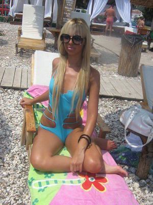 Looking for girls down to fuck? Sara from California is your girl
