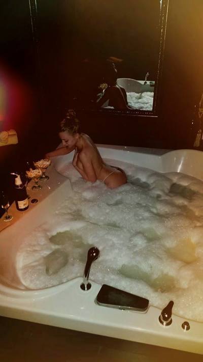 Izabella from New York is DTF, are you?