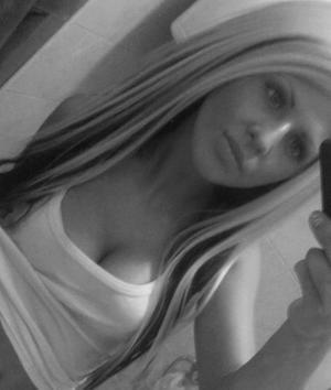 Looking for girls down to fuck? Emma from Colorado is your girl